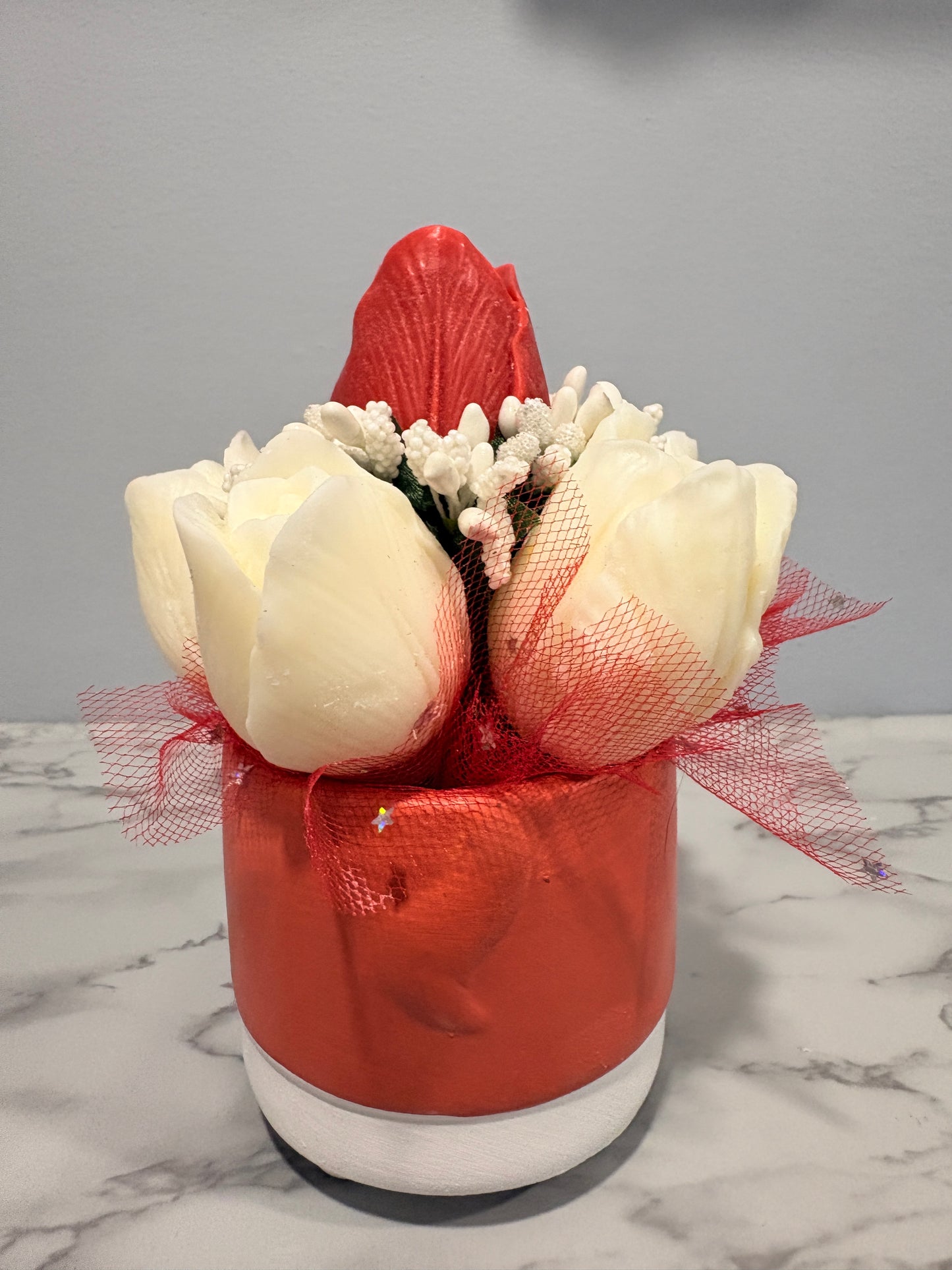 Ivory Tulip Fox Pot Candle